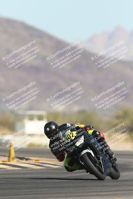 media/Oct-30-2025-Racers Edge (Thu) [[dabbdaf680]]/3-B Group/Session 2 (Turn 14)/